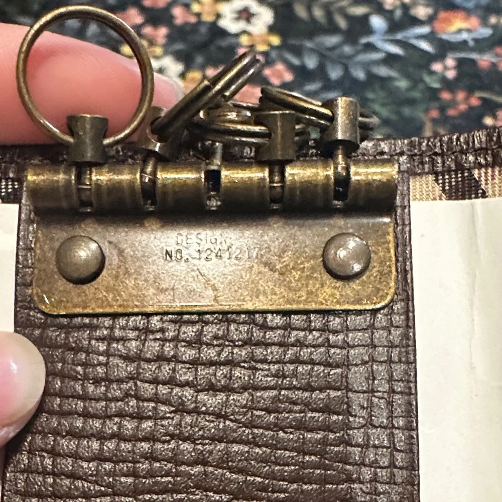 NWOT Vintage Burberry London key and card holder